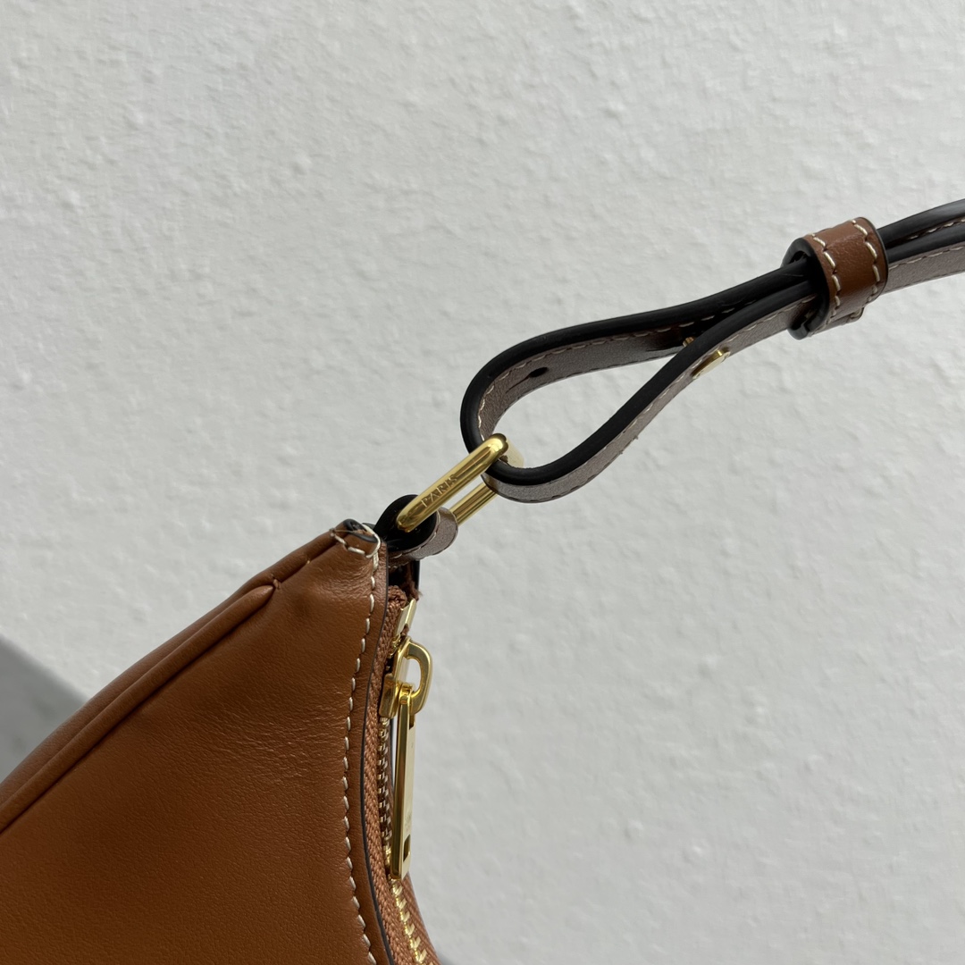 Celine Medium Ava Triomphe Bag In Smooth Calfskin Shoulder Bag Tan 114493